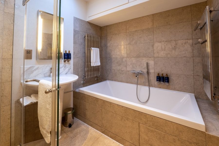 Roch Castle De Rupe Bathroom