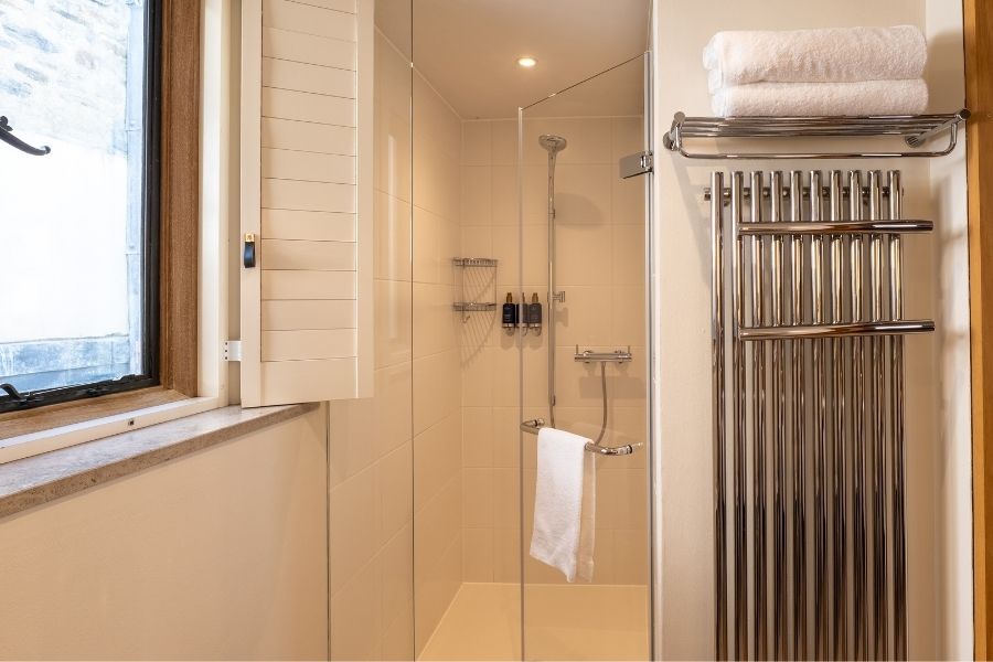 Roch Castle Lucy Walter Bathroom