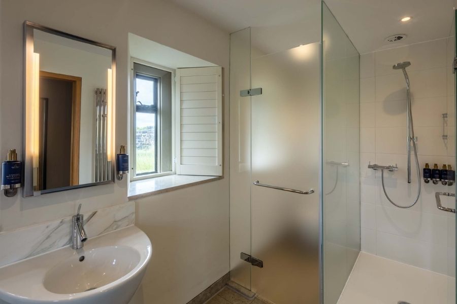 Roch Castle St Davids Bathroom Alt View