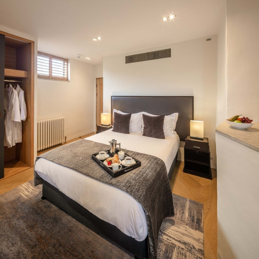 Roch Castle De Rupe Bedroom Alt View